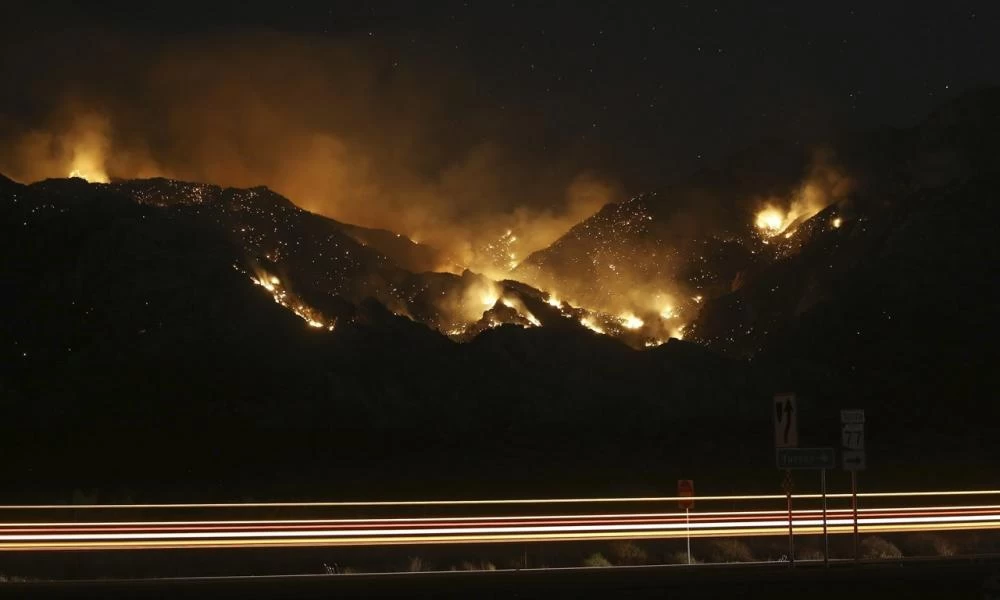 Άνθρωποι στην Αριζόνα απομακρύνθηκαν από τα σπίτια τους εξαιτίας πυρκαγιών